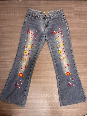 Embroidered Light Blue Women's Flared Jeans